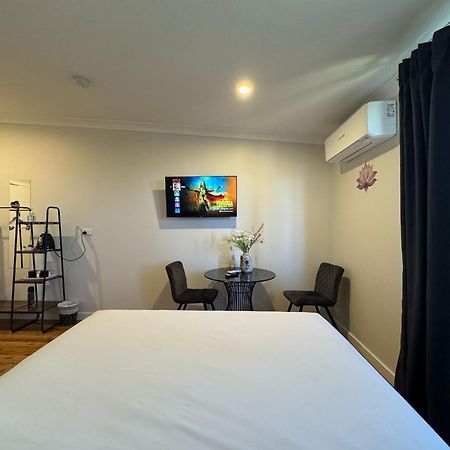 Seven Inn Wagga Wagga Exterior photo