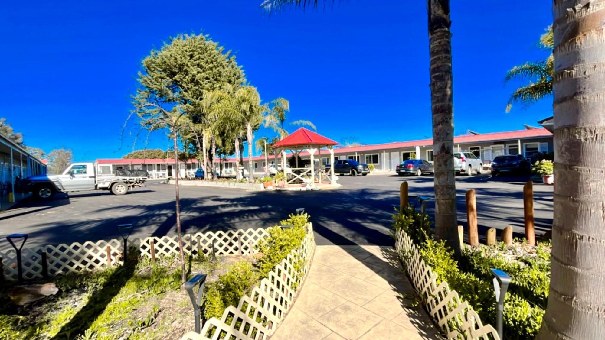Seven Inn Wagga Wagga Exterior photo