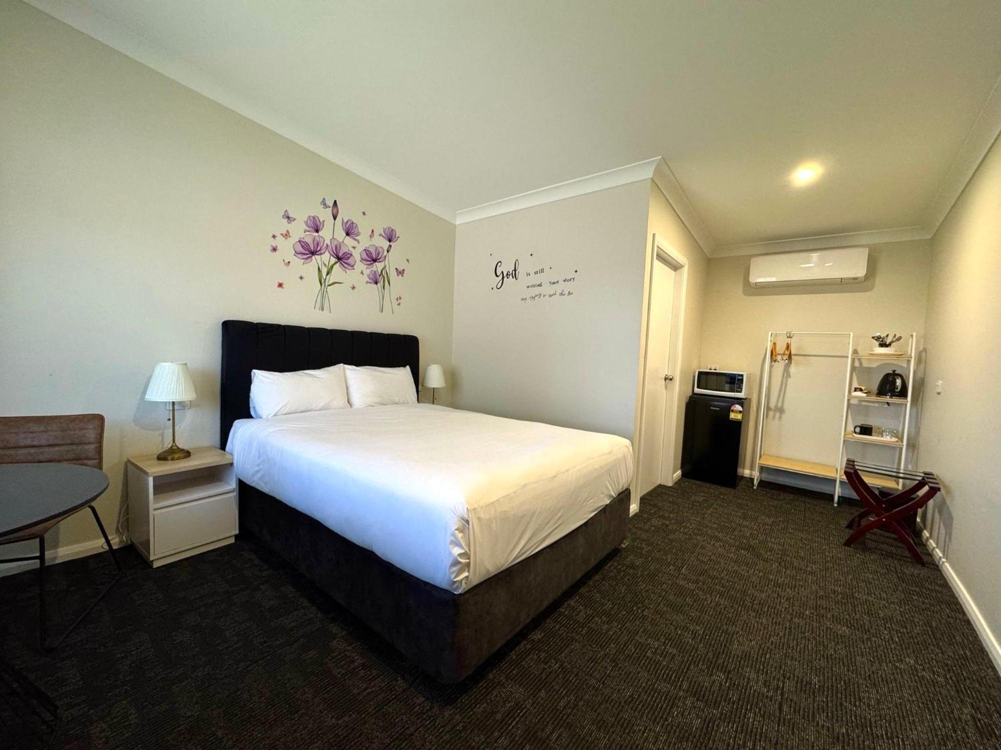 Seven Inn Wagga Wagga Exterior photo